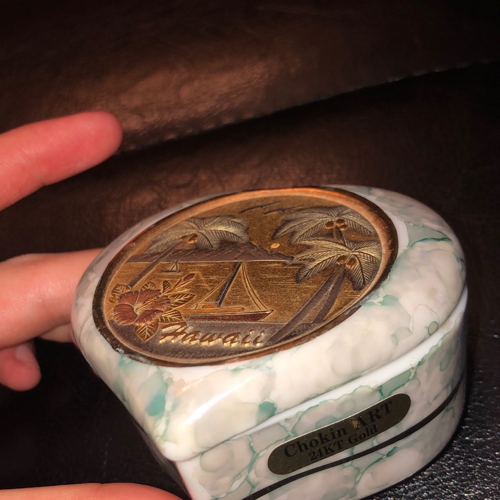 A 24KT gold mini heart box